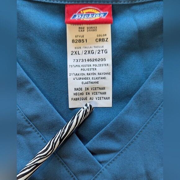 Dickies Xtreme Stretch V-Neck Short Sleeve Scrub Top Blue Size 2X NWT - Picture 7 of 8